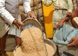 जानिए, कोटेदारों  को कालाबाज़ारी करने पर कौन करता है मजबूर ?