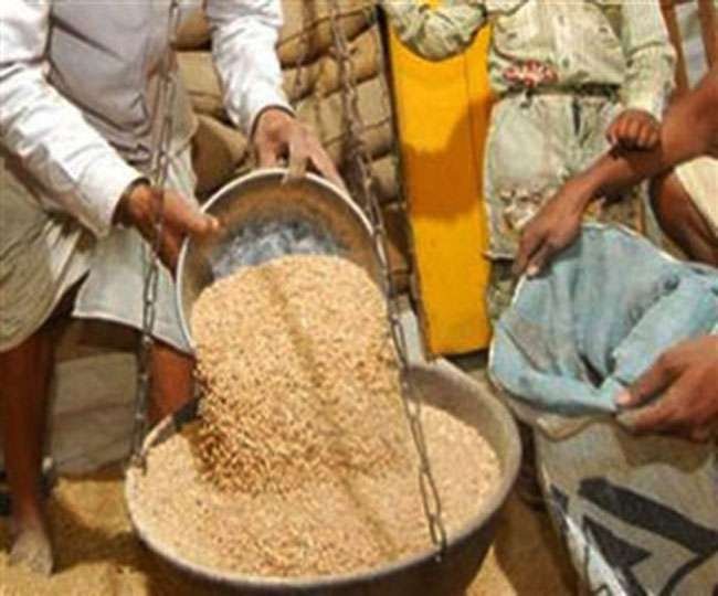 जानिए, कोटेदारों  को कालाबाज़ारी करने पर कौन करता है मजबूर ?