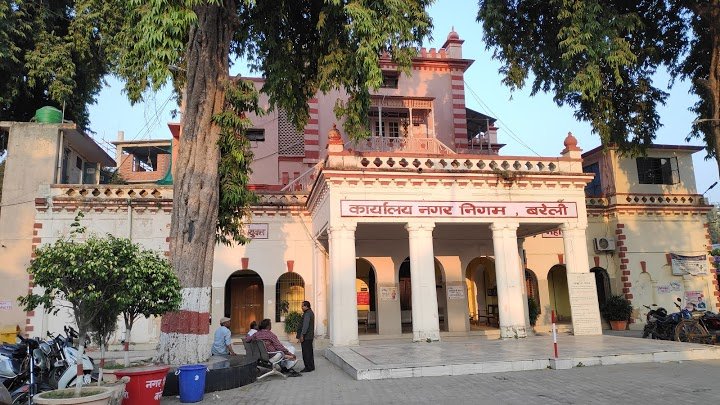 बरेली नगर निगम के अफसरों का खेल , दागदार कंपनी के हाथों बरेली स्मार्ट सिटी परियोजना का भविष्य
