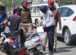 ऐसी बुरी घड़ी में समन शुल्क के नाम पर 14 करोड़ की वसूली कहाँ तक जाएज़