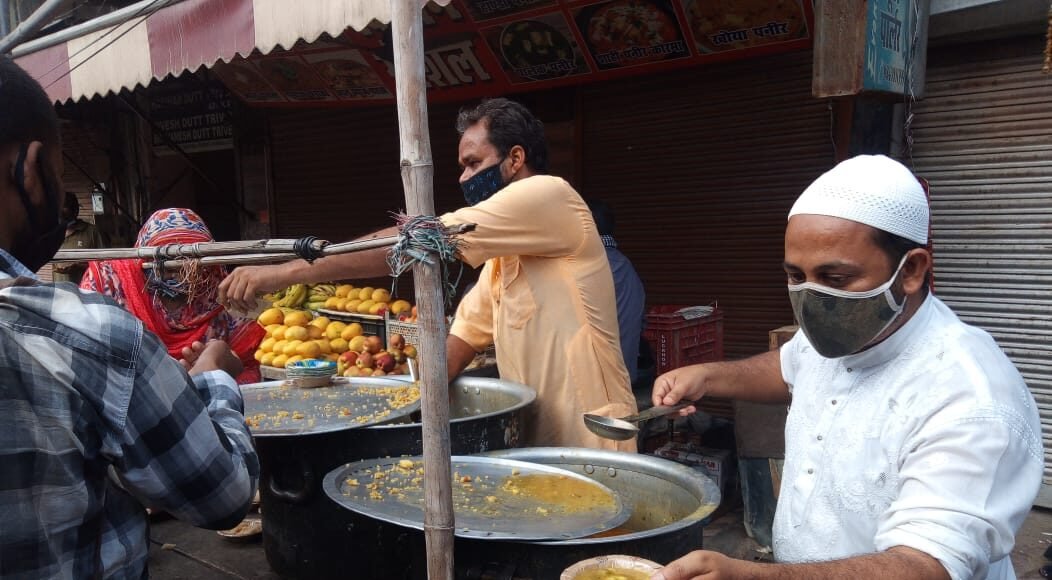 “श्रीराम अवध रसोई भोजन सेवा” की ओर से पुनीत कार्य जारी