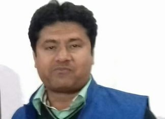 मैं तो आज़ाद परिन्दा हूँ ज़माने वालों  कौन कर सकता है ज़ुल्फों में गिरफतार मुझे