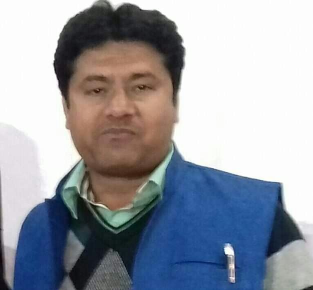 मैं तो आज़ाद परिन्दा हूँ ज़माने वालों  कौन कर सकता है ज़ुल्फों में गिरफतार मुझे