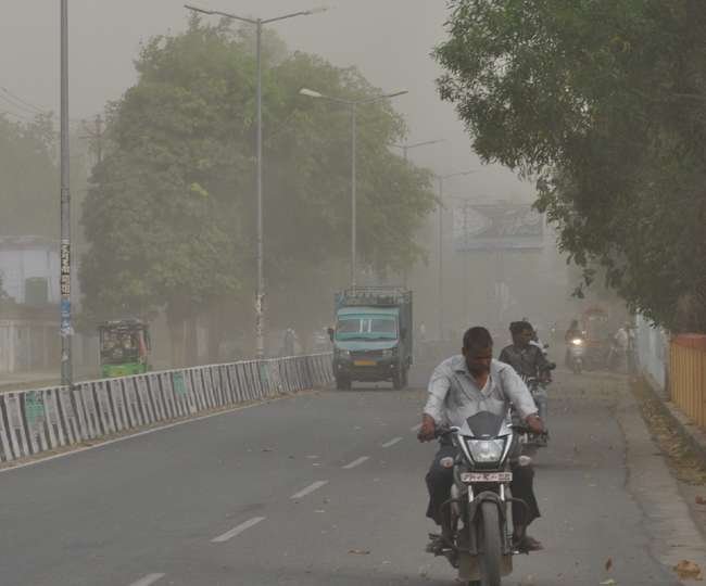 उत्तर प्रदेश में चली आंधी ने मचाई भारी तबाही,कहीं दिवार गिरने से ,कहीं पेड़ गिरने से हुई मौत