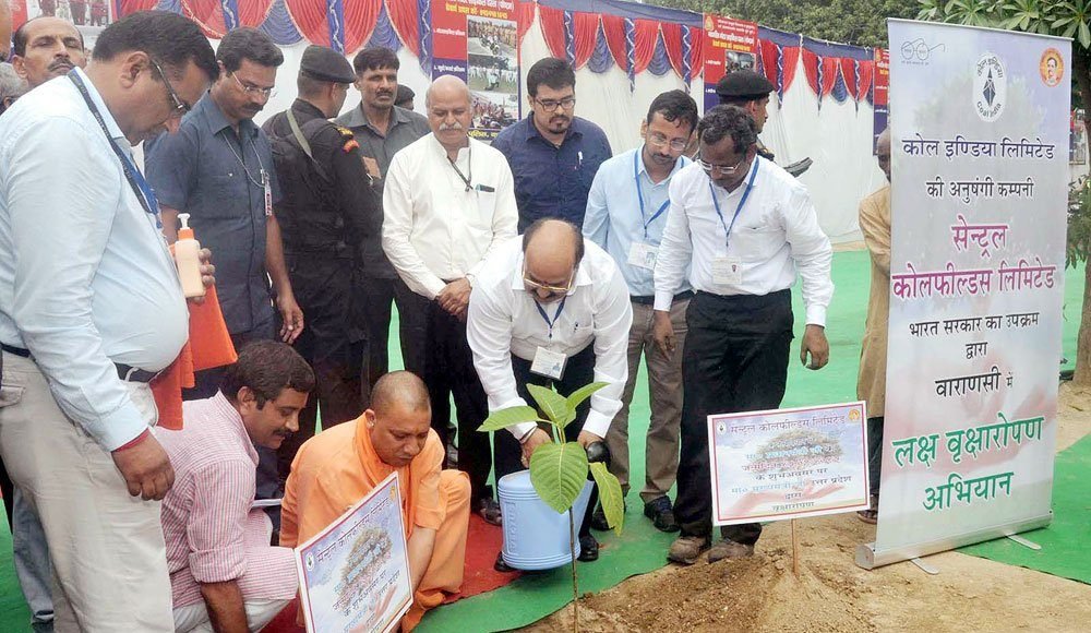 मुख्यमंत्री योगी ने उत्तर प्रदेश में वृक्षारोपण महाकुंभ की शुरूआत की