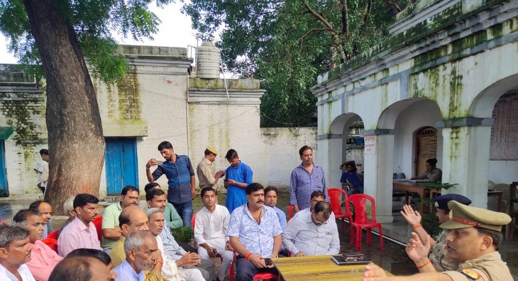 मोहर्रम में बेहतर व्यवस्था के लिए बिलग्राम पुलिस को किया गया सम्मानित