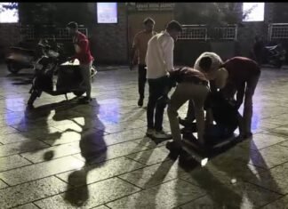 दरगाह हज़रत अब्बास में फिसलन भरे फर्श पर फिर हादसा, वीडियो बना रहे पत्रकार को रोके जाने से उठे सुरक्षा पर सवाल