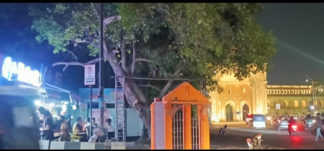 हुसैनाबाद ट्रस्ट की भूमि पर मंदिर निर्माण या आने वाले समय में होगी यहीं से कारसेवा की तय्यारी?