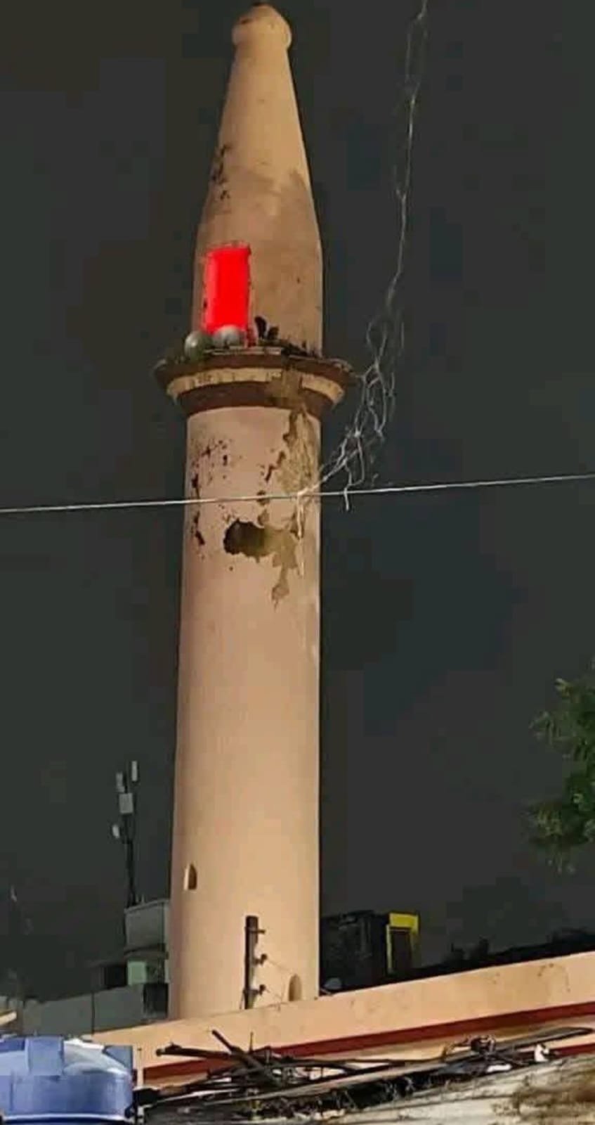 लखनऊ की ऐतिहासिक करबला दयानतउद्दौला की मीनार ढही, बड़ा हादसा टला