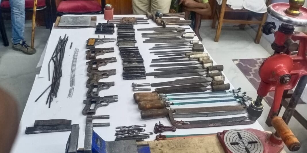 बरेली में अवैध हथियारों का जखीरा बरामद, तीन गिरफ्तार