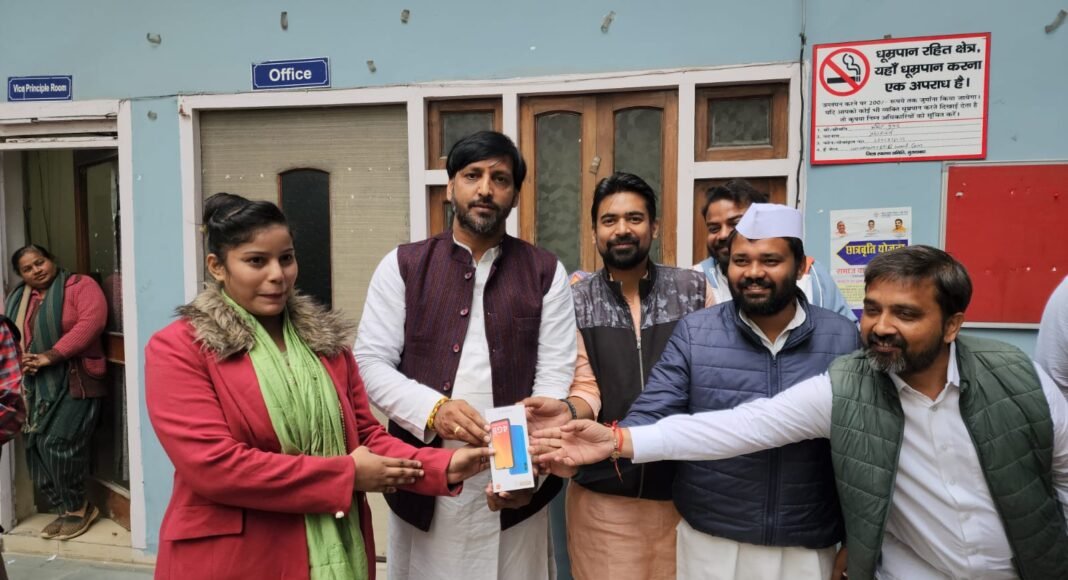 युवा पीढ़ी को सही इतिहास जानना और समझना है जरूरी- मनीष हिंदवी