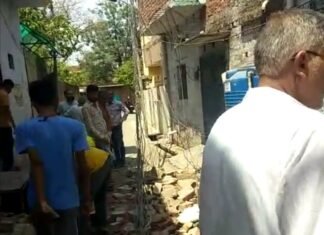 पुराने लखनऊ में छज्जा गिरने से अफरा तफरी,एक घायल