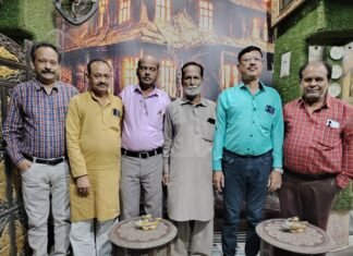 तमाम शहर में बरसा मैं बादलों की तरह। मगर वह आग लगाने में कामयाब रहा।।