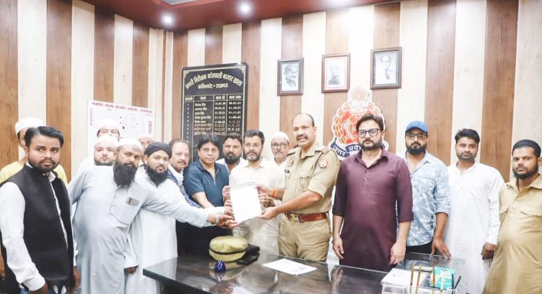 धार्मिक स्थलों पर हुई कार्रवाई से मुस्लिम समुदाय में रोष ,एसपी को सौंपा ज्ञापन