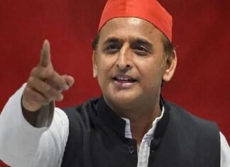 ऊर्जा मंत्री साइकिल चलाकर कर रहे हैं नाटक : अखिलेश यादव
