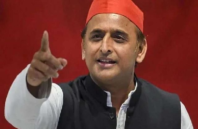 ऊर्जा मंत्री साइकिल चलाकर कर रहे हैं नाटक : अखिलेश यादव