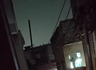 वक्फ संशोधन बिल के खिलाफ 15 मिनट के ब्लैकआउट ने रोकी रफ्तार