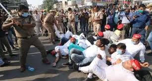 हजरतगंज में समाजवादी और तृणमूल कांग्रेस का प्रदेश सरकार के विरुद्ध प्रदर्शन ,कई गिरफ्तार