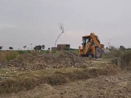 लखनऊ में अवैध प्लाटिंग पर बुलडोजर, 15.83 करोड़ की जमीन खाली