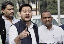 तेजस्वी यादव ने बिहार सरकार पर लगाया अपनों को बचाने का आरोप