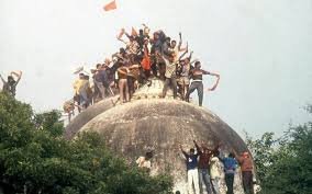 आज बाबरी मस्जिद की शहादत के मौके पर कहीं ख़ुशी,कहीं ग़म