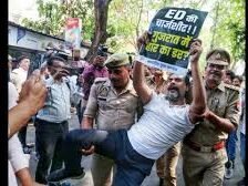 प्रवर्तन निदेशालय (ईडी) की कांग्रेस पर कार्रवाई से लखनऊ में सियासी तापमान बढ़