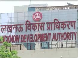 लखनऊ में सरकारी जमीन पर अवैध कब्जा में एसडीएम, तहसीलदार की जांच और 6 कर्मचारी निलंबित