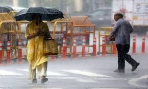 लखनऊ में हल्की बारिश ने दी उमस से राहत