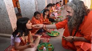 महा नवमी पर मंदिरों में भक्तों का जनसैलाब, कन्या पूजन से गूंजा शहर; दशहरा की तैयारियां तेज