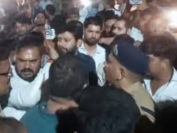 लखनऊ में विधायक के आदमियों ने किया हंगामा, गुंडा टैक्स वसूली के लिए तीन भाइयों की पिटाई, बचाने आई मां को भी मारा