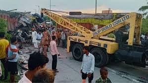 मिर्जापुर में सड़क हादसे में दो की मौत, ट्रक और बाइक की टक्कर से इलाके में तनाव