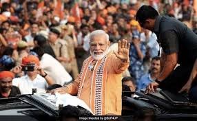 वाराणसी में नामांकन करने आये प्रधानमंत्री नरेंद्र मोदी के प्रति जनता का जोश 2014 जैसा
