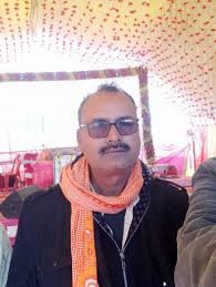 स्कूल के प्रबंधक की सोते समय धारदार हथियार से हत्या