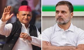 दिल्ली में राहुल-अखिलेश की गिरफ्तारी से बढ़ा तनाव,लखनऊ में समाजवादी छात्र सभा के कार्यकर्ताओं ने चुनाव आयोग के खिलाफ किया उग्र प्रदर्शन