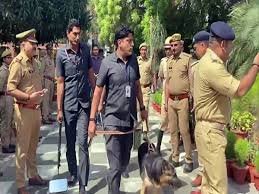  दिल्ली में स्कूलों को बम की धमकी, सुरक्षा बढ़ाई गई