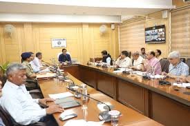 लखनऊ में बिजली विभाग की आपात बैठक