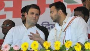 पटना में राहुल गाँधी ने नरेंद्र मोदी पर गिराईं ज़बानी बिजलियाँ