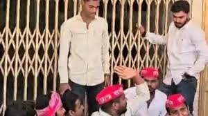लखनऊ विश्वविद्यालय में छात्रों का ज़ोरदार प्रदर्शन