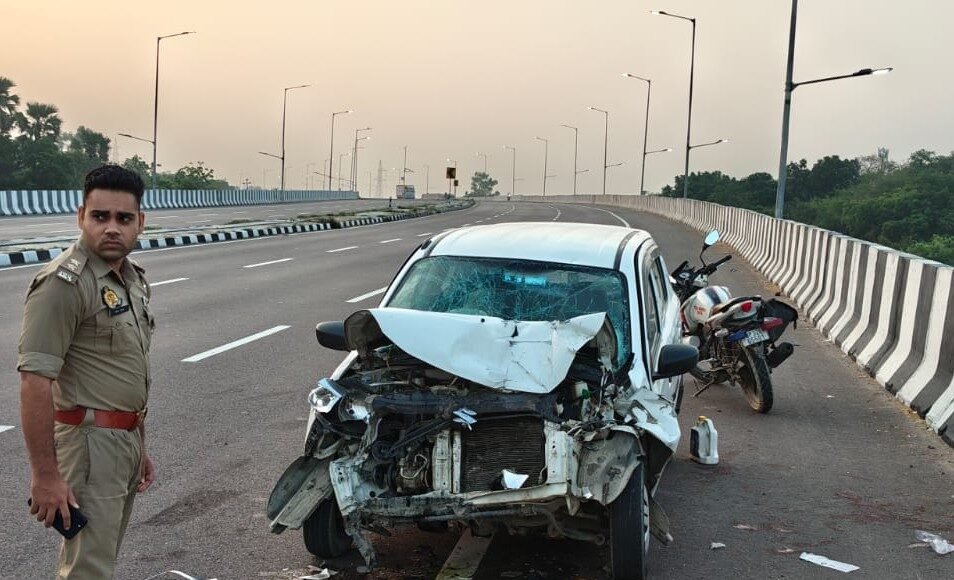 लखनऊ में ऑटो की टक्कर से व्यापारी की मौत, दो घायल