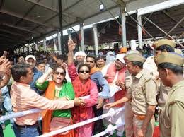सहायक शिक्षक भर्ती के अभ्यार्थियों ने अपनी मांगों को लेकर विधान भवन के सामने किया प्रदर्शन, भाजपा कार्यालय का भी किया घेराव, पुलिस ने किया लाठी चार्ज