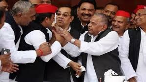 मुलायम को पुत्र और भाई की मोहब्बत, सपा को कहाँ पर लाकर छोड़ेंगी ?