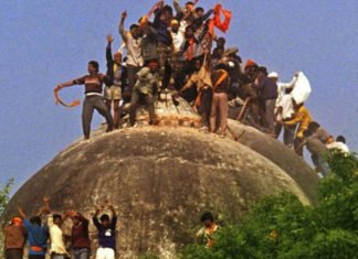 बाबर के नाम से रायबरेली में बनवाई जाए बाबरी मस्जिद : कवि मुनव्वर राणा