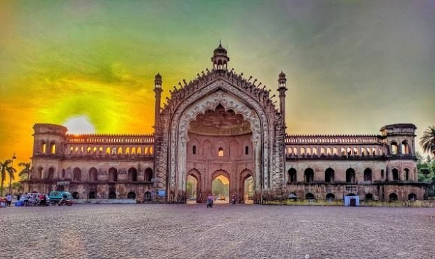 मोहम्मद अली शाह की वक्फ मंशा पर उठे सवाल, हुसैनाबाद ट्रस्ट के वर्तमान कार्यों पर शिया समुदाय में नाराज़गी