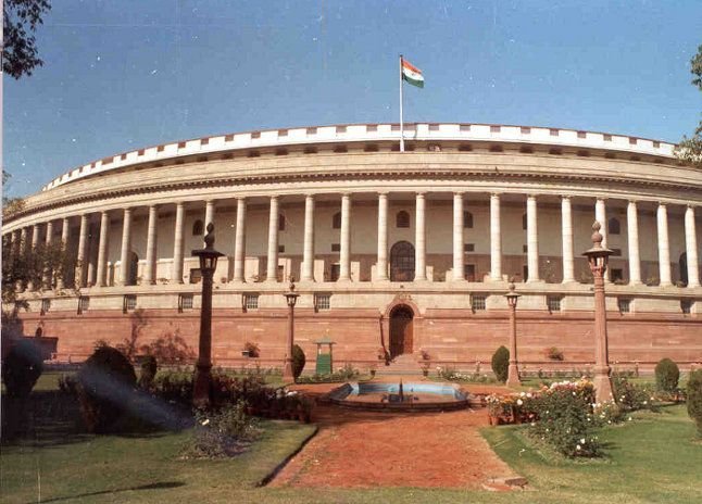 सांसदों के वेतन से होगी एक वर्ष के लिये 30 प्रतिशत की कटौती, विधेयक हुआ पारित