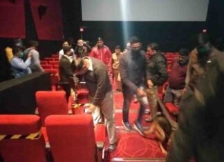 मॉल, सिनेमा हाल सहित चार स्थानों को बम से उड़ाने की धमकी