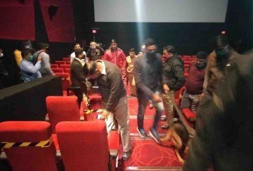 मॉल, सिनेमा हाल सहित चार स्थानों को बम से उड़ाने की धमकी