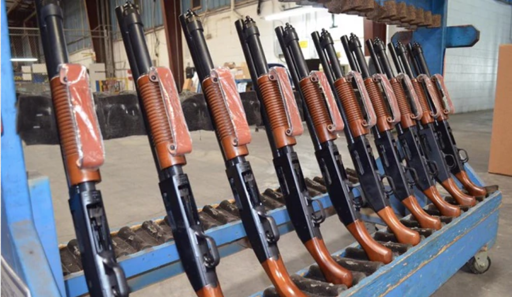 अवैध असलहा बनाने कि पकड़ी पुलिस ने फैक्ट्री , 30  असलहों सहित एक अभियुक्त गिरफ्तार
