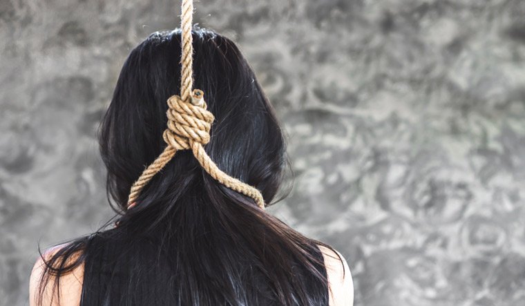 लखनऊ में अश्लील फोन कॉल से तंग युवती ने की आत्महत्या