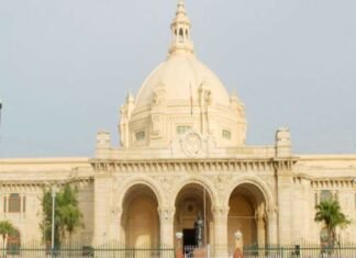 यूपी विधानसभा के सदन में बैठते हैं  90 फीसदी पागल : ओमप्रकाश राजभर